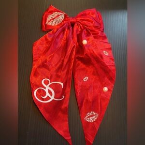 Red Sabrina carpenter hair bow